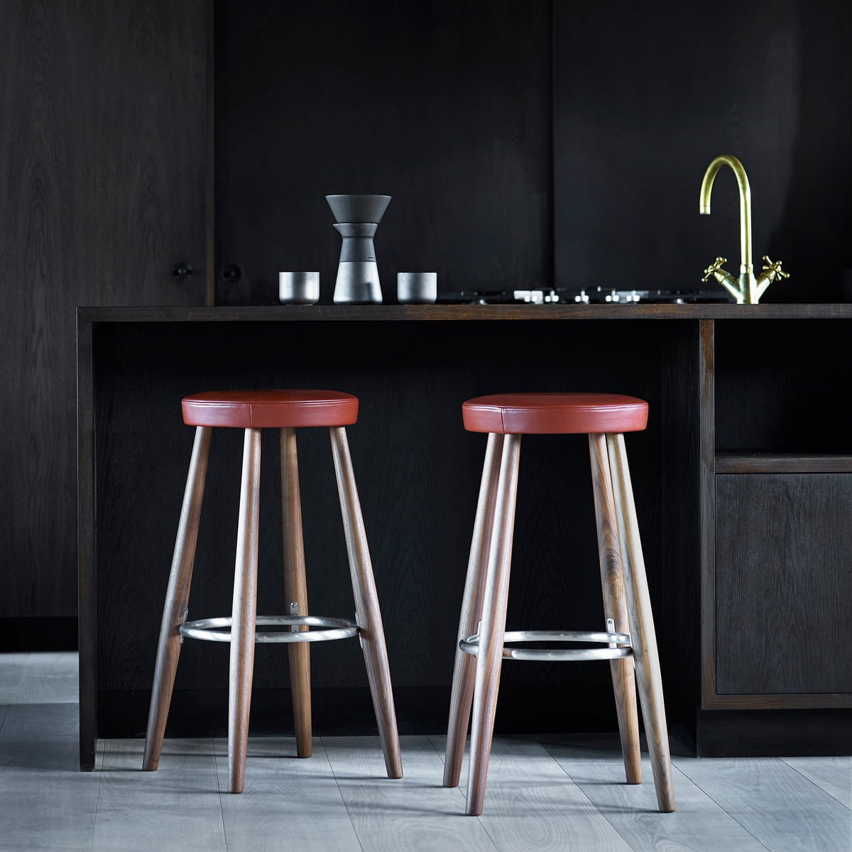 Tabouret en bois massif