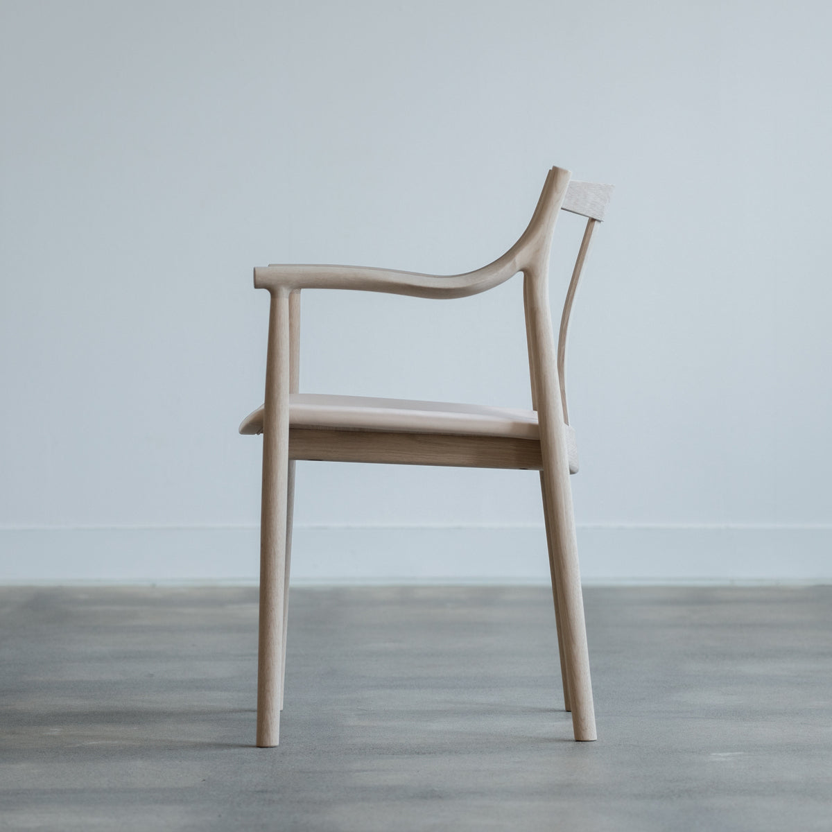 Chaise de salle à manger avec assise en bois