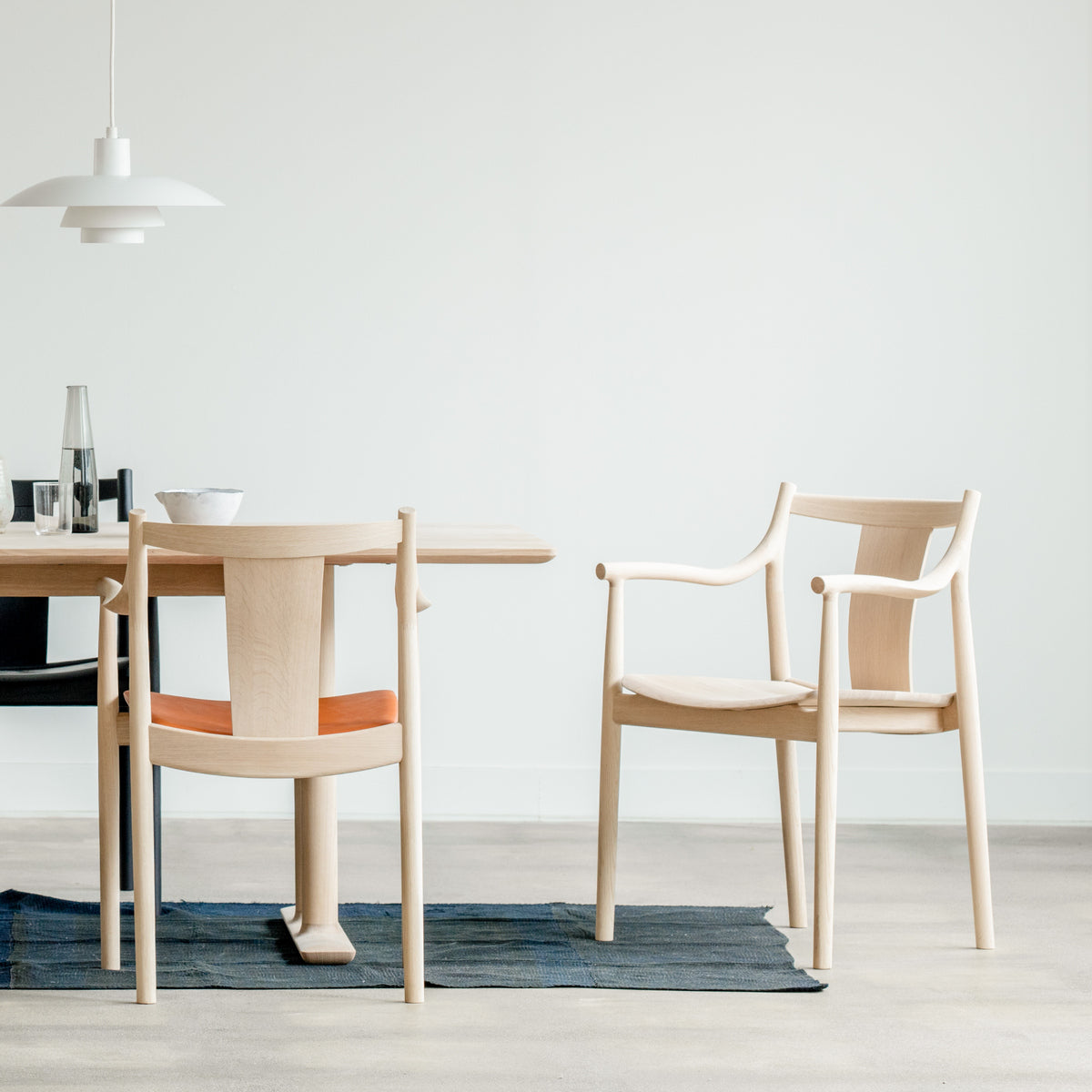 Chaise de salle à manger avec assise en bois