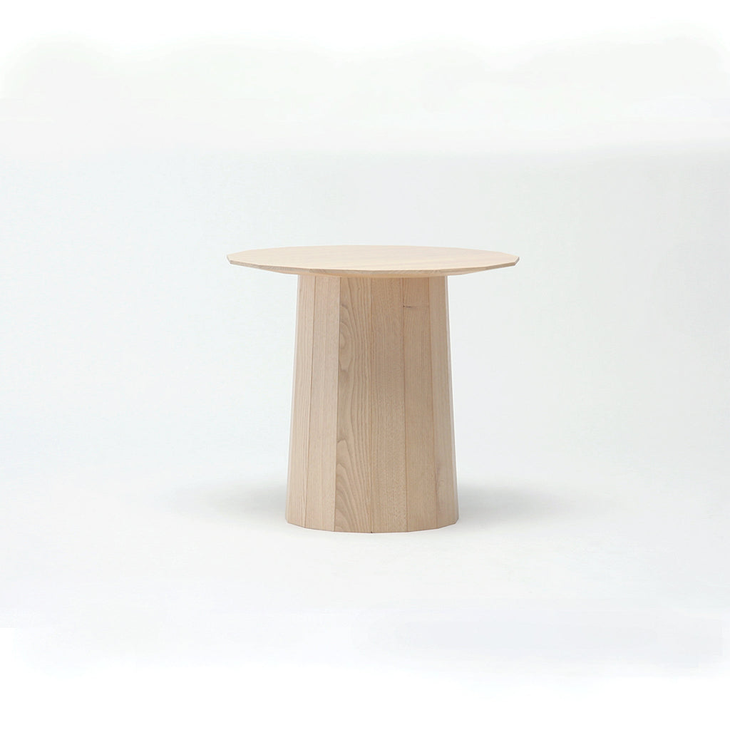 Table d'appoint en bois clair uni