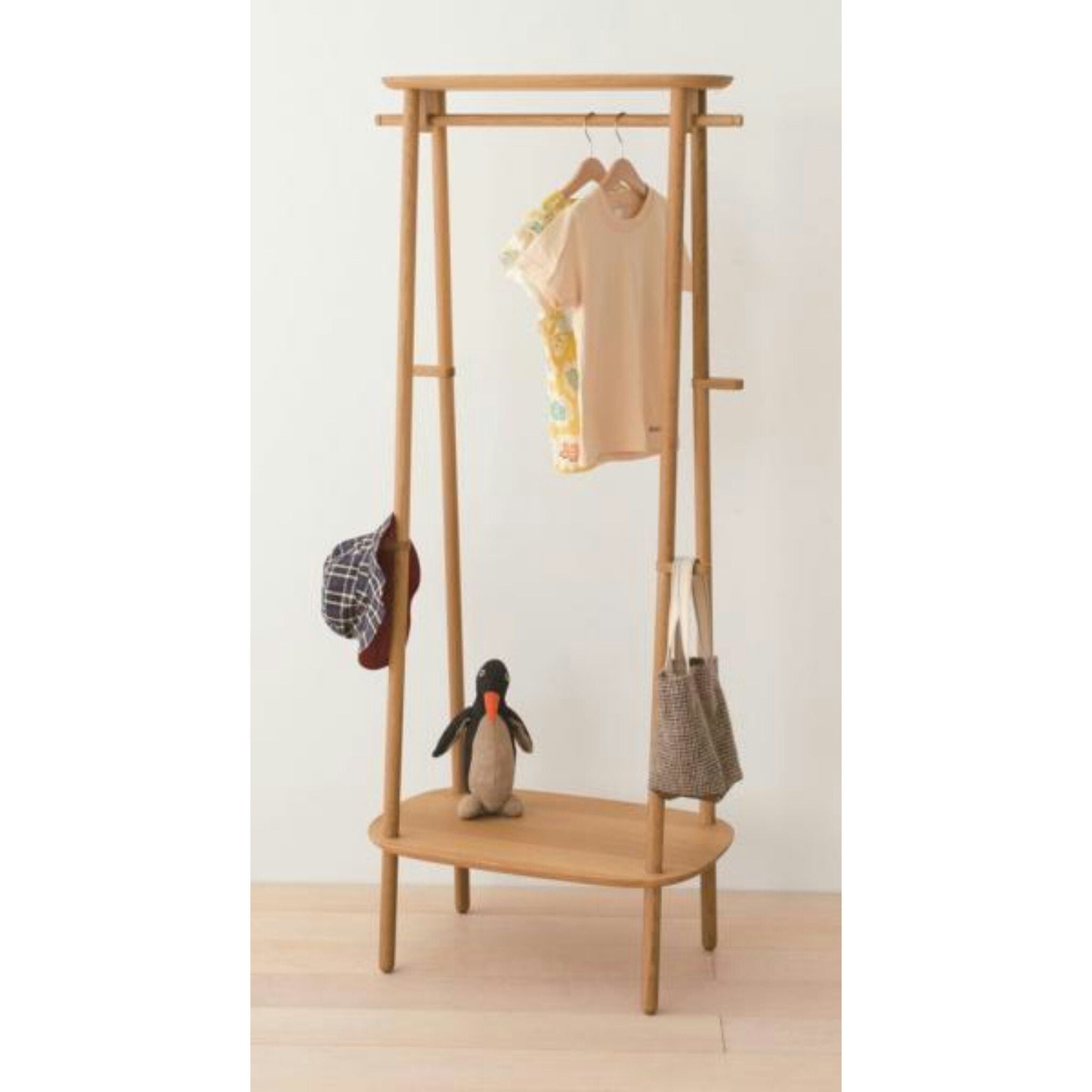 Porte-cintres (peut également servir à ranger des objets)